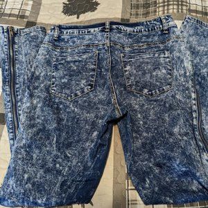 Stone Washed Straight Zipper Leg Jean Size 10